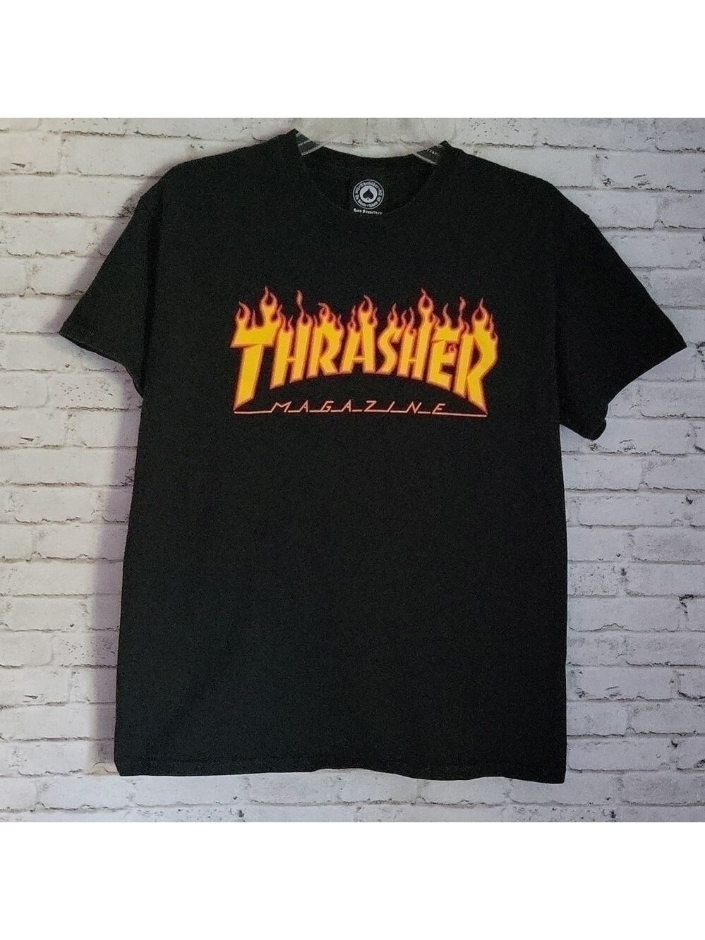 Thrasher Skateboard Magazine 🛹 men's Black T-Shirt, Size M.